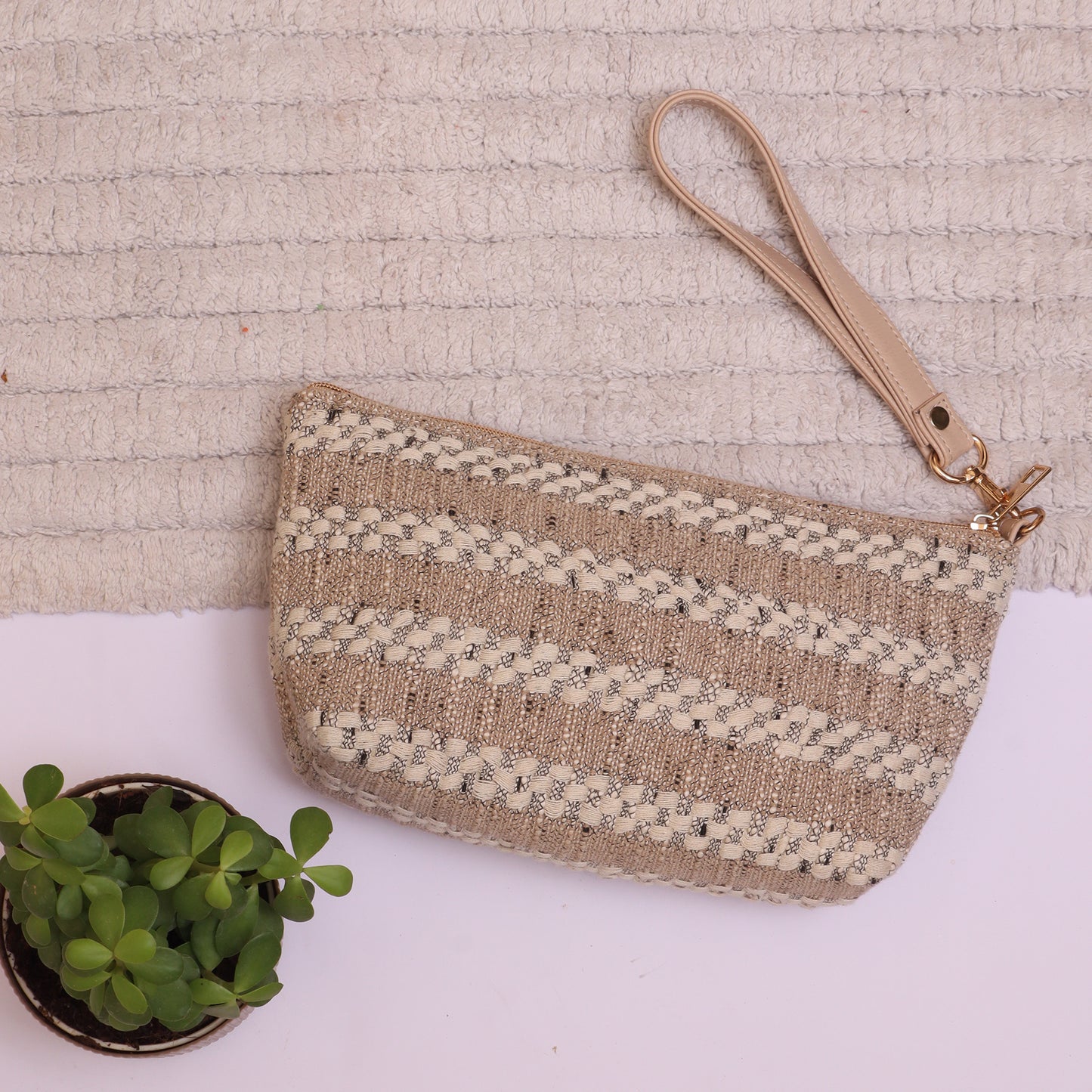 IVORY WEAVE POUCH