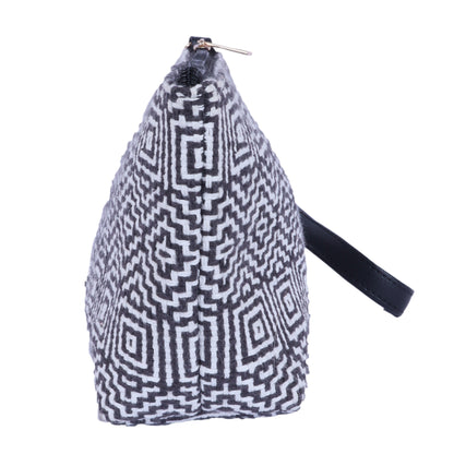 MONOCHROME POUCH